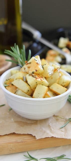Garlic-Rosemary-Roasted-Potatoes-3-285x640